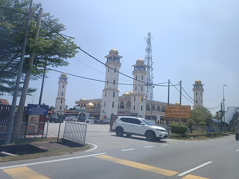 File:Masjid Ar-Raudhah, Tanjong Karang (230316).jpg