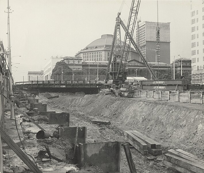 File:Melbourne City Loop Museum Station, now Melbourne Central, under construction 1974 on the corner of La Trobe and Swanston Streets 1.jpg
