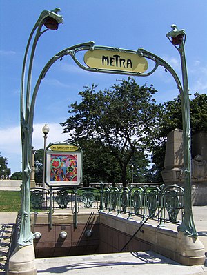 Metra en pariza (1105185529).jpg