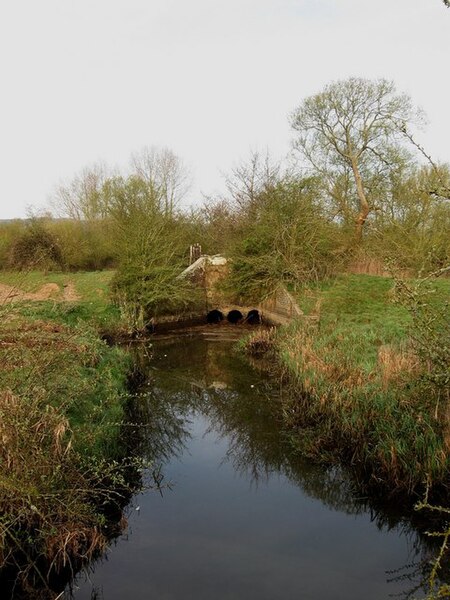 File:Middle Gutter - geograph.org.uk - 1238273.jpg