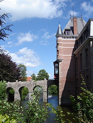 Hoe gaan naar Kasteel Van Moerkerke met het openbaar vervoer - Over de plek