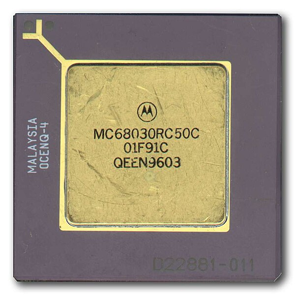 Archivo:Motorola 68030 32-bit microprocessor.jpg