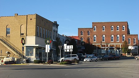 Northwestern corner of square in Paoli.jpg