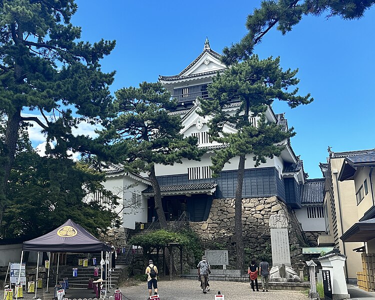 File:Okazaki Castle 2023.jpg