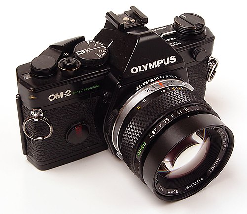 מצלמת רפלקס OM-2 של חברת אולימפוס