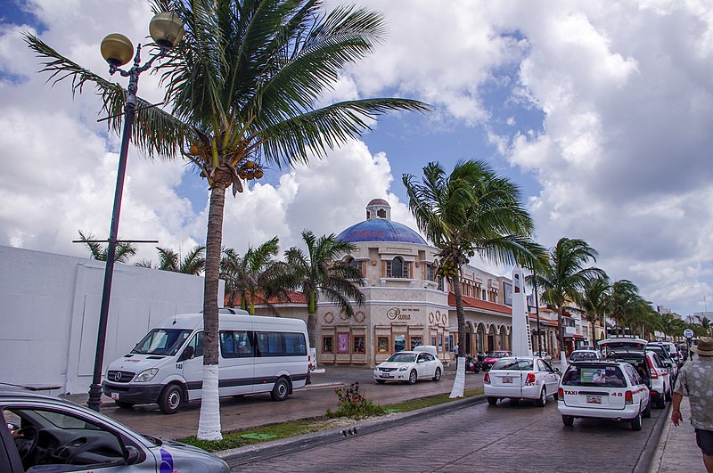 File:On Rafael Melgar avenue near near the ferry port - panoramio.jpg