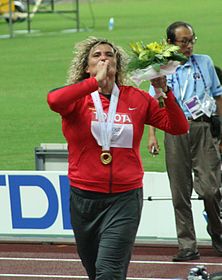 Franka Dietzsch (hier mit WM-Gold 2007) kam auf den zwölften Platz