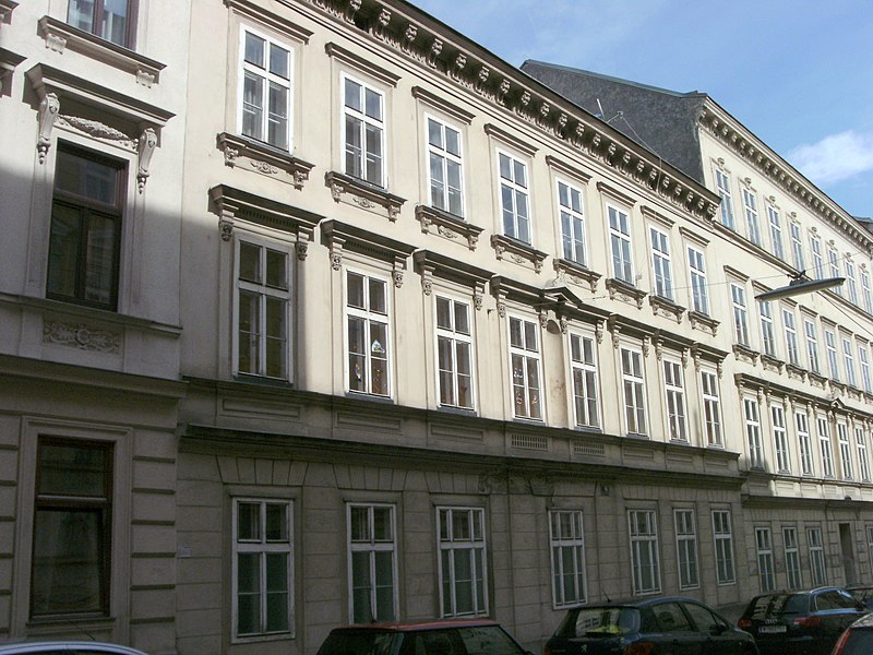 File:Pater-Schwartz-Gasse Kindergarten.JPG