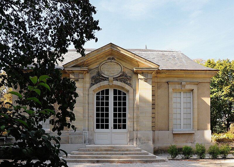 File:Pavillon Osiris Rueil Malmaison.jpg