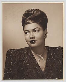 https://upload.wikimedia.org/wikipedia/commons/thumb/2/2f/Pearl_Bailey_ca_1960.jpg/220px-Pearl_Bailey_ca_1960.jpg