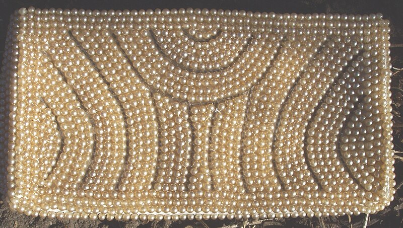 File:Pearl beaded evening bag.jpg