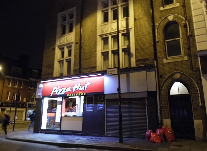 File:Pizza Hut on the corner of Graham Road and Mare Street - geograph.org.uk - 5148850.jpg