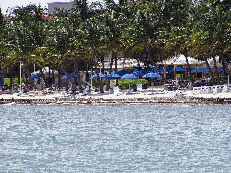 File:PlazaHotelowaWkeywest.JPG