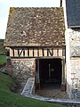 Veranda kostela Saint-Martin v Bézu-la-Forêt.JPG