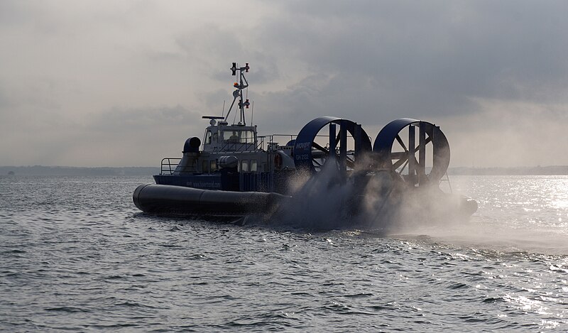 File:Portsmouth MMB 93 Hoverport.jpg