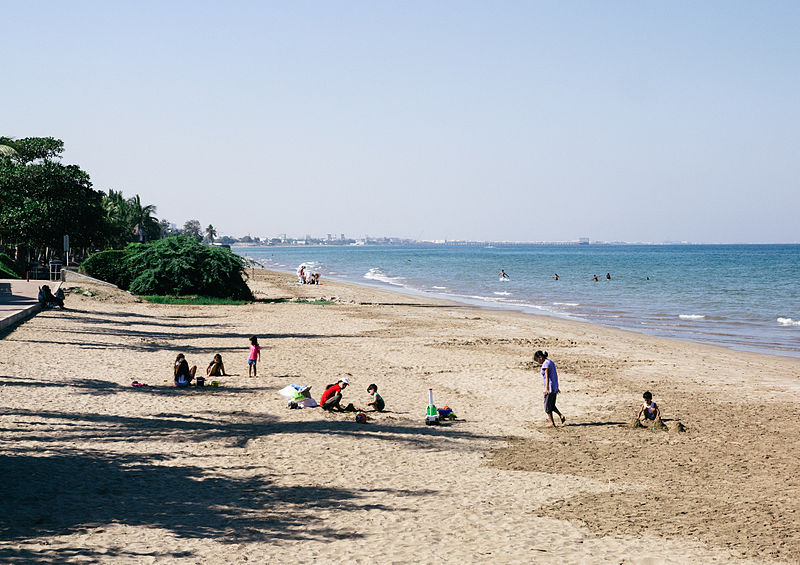 File:Qurum Beach 1.jpg