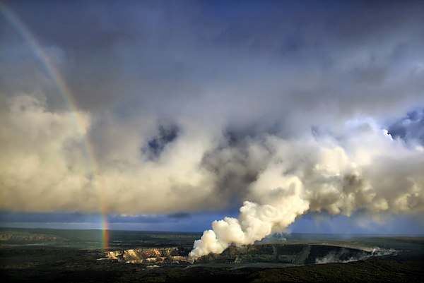 Rainbow and volcanic ash with sulfur dioxide emissions from Halemaʻumaʻu (April 2008)