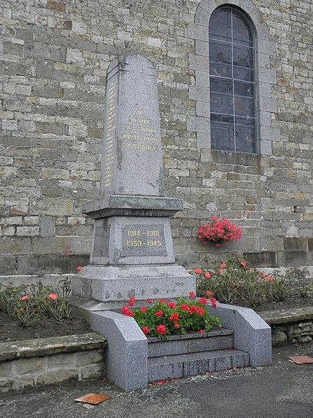 File:Rimou (35) Monument aux morts.jpg