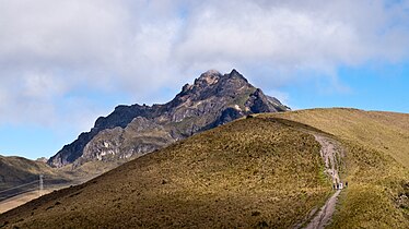 Trail to Rucu Pichincha