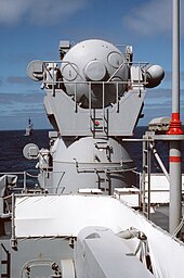 Rear view of the AN/SPG-55B aboard USS Worden (CG-18). SPG-55B fire control radars aboard USS Worden (CG-18) on 1 July 1986 (6421957).jpg