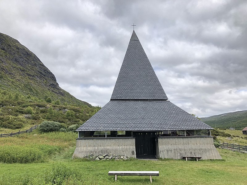 File:Sankt Thomaskirken på Filefjell, Viken fylke (2).jpg