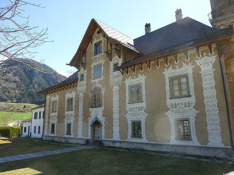 File:Schloss Paspels Nordseite.jpg