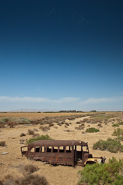 File:School Bus Rust - panoramio.jpg