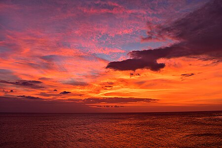 Fail:Senja di Pantai Senggigi, Lombok.jpg