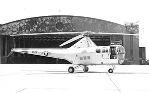 Sikorsky R-5G (48-526) em Hamilton Field em 15 de junho de 1948