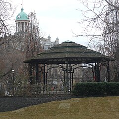 St James Park-pesimisma bandstand.JPG