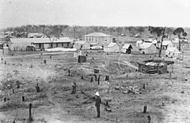 StateLibQld 1 113516 Вид на Блэк Джек в районе Чартерс Тауэрс в Квинсленде, ок. 1889.jpg