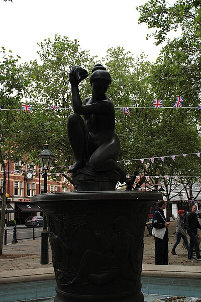 File:Statue in Sloane Square, 3 June 2012 19.JPG