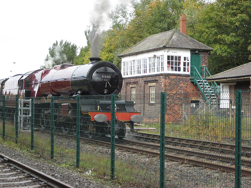 File:Steam Train - geograph.org.uk - 2860001.jpg