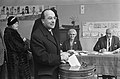Stemmen, Minister President Cals bij de stembus te Den Haag, Bestanddeelnr 918-9509.jpg