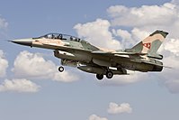 Take-off F-16B Venezuela (11037665315).jpg