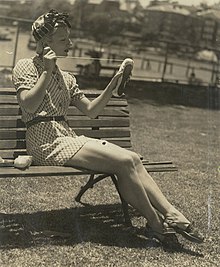 Tatiana Riabouchinska darning the ballet shoes.jpg