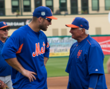 Tebow speaking with Mets manager Terry Collins, March 2017 Tim Tebow, Terry Collins 1.png