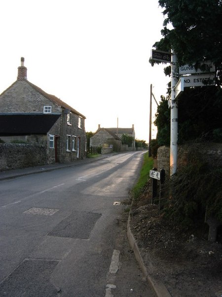 File:Timber Hill, Sewstern - geograph.org.uk - 38307.jpg