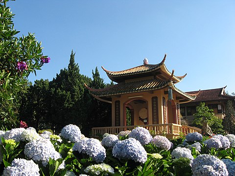 "Truc_Lam_Zen_Monastery_29.jpg" by User:Diane Selwyn