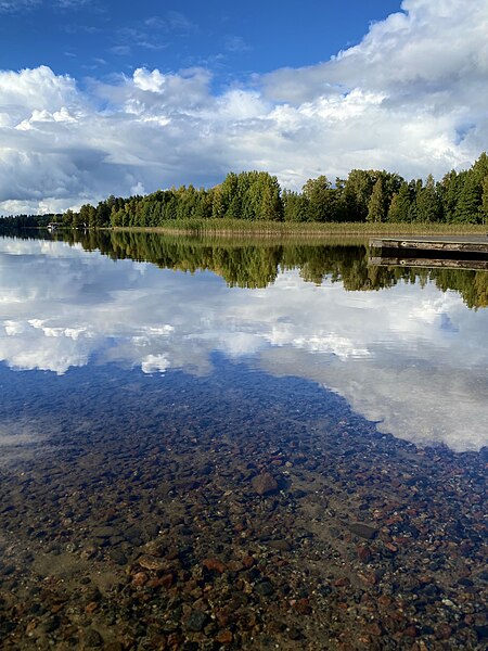 File:Tuomiojärvi Jyväskylä.jpg