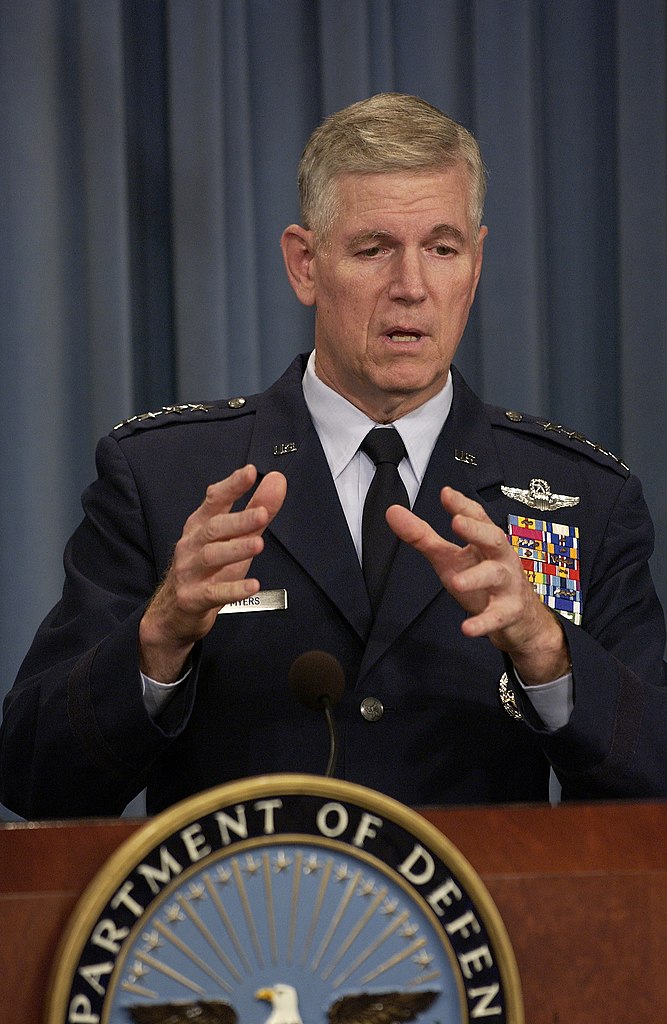 Image of GENERAL MYERS BRIEFS PENTAGON PRESS CORPS, 2003-03-28 (photo)