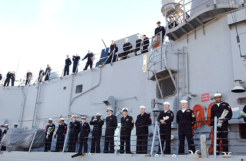 File:US Navy 090206-N-4049C-018 Sailors aboard the guided-missile frigate USS Taylor (FFG 50) man the rails as they prepare to moor the ship after a successful six-month deployment.jpg