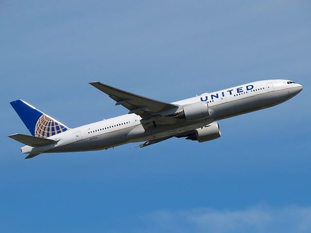 United Airlines Flight 328 - Wikipedia