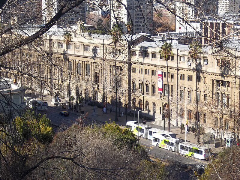 File:Universidad Católica de Chile desde el Cerro Santa Lucía.jpg