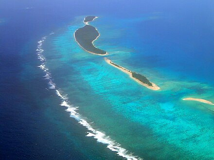 Uonukuhihifo, Uonukuhahake, and Tofanga islands.jpg