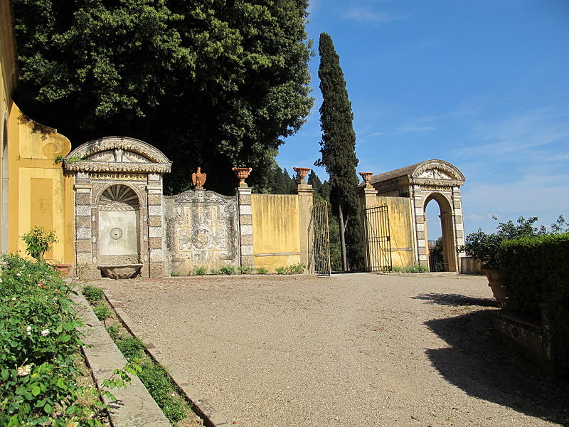 File:Villa medici di belcanto, ingresso 04.1.JPG