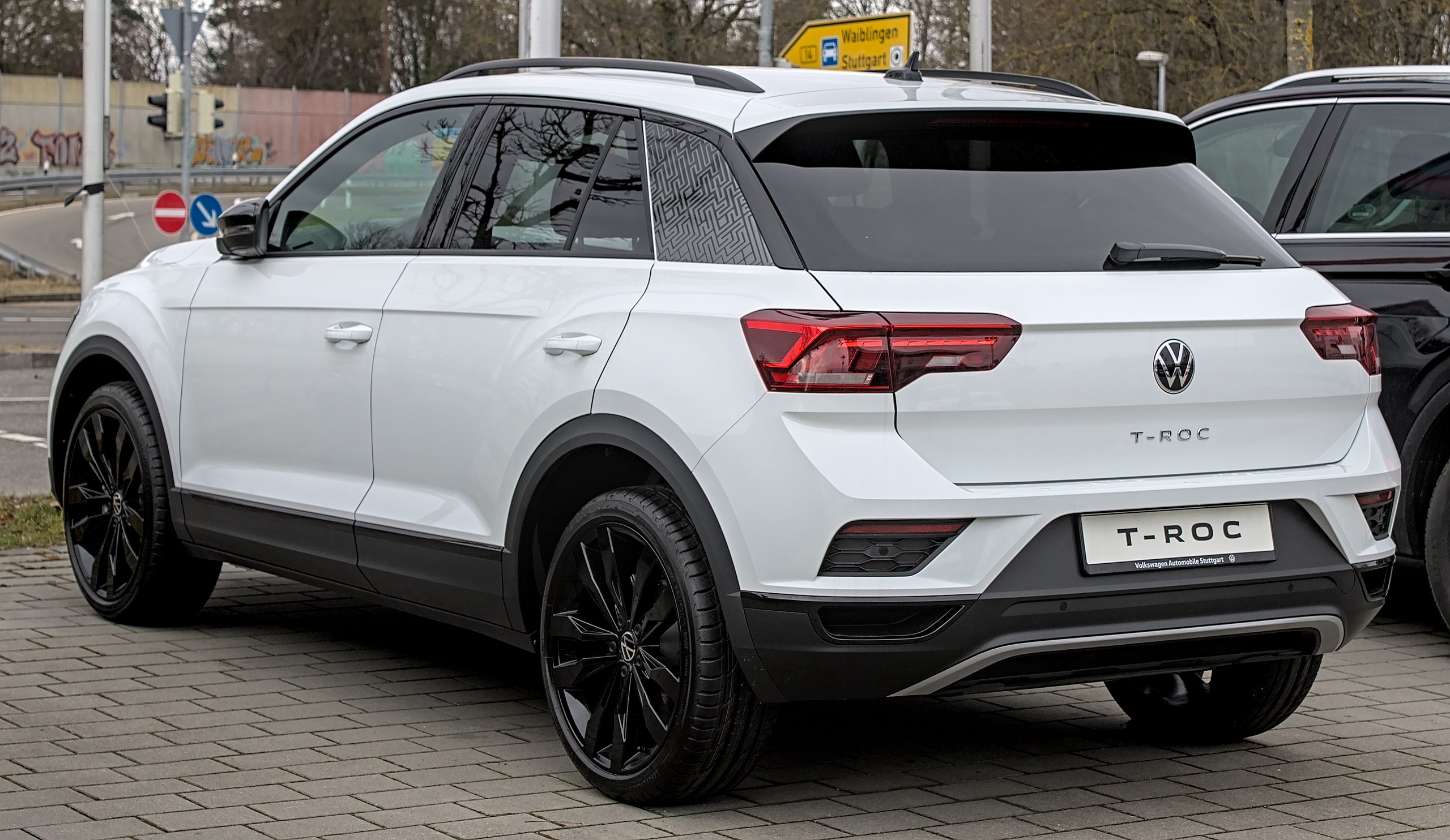 File:VW T-Roc 1.5 TSI Style – f 03012021.jpg - Wikimedia Commons