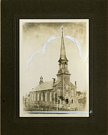 Auteur inconnu, Église de Sainte-Foy, autour de 1920, collection Félix-Barrière, Archives nationales du Québec, BAnQ.