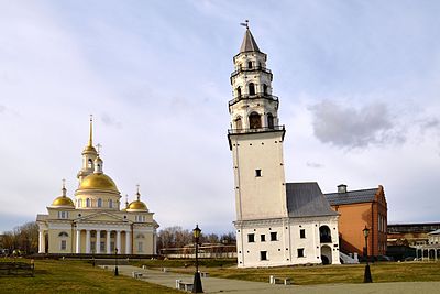 Schiefer Turm Von Newjansk: Architektur, Geschichte, Würdigungen und Abbildungen