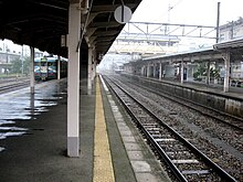 ファイル:七尾駅ホーム.JPG